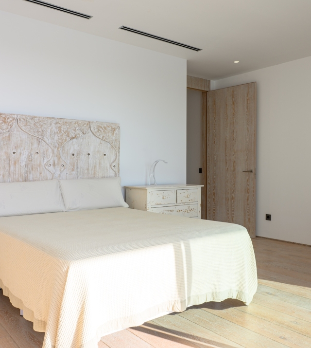 Resa Estates te koop sale Cala Comte bedroom .jpg